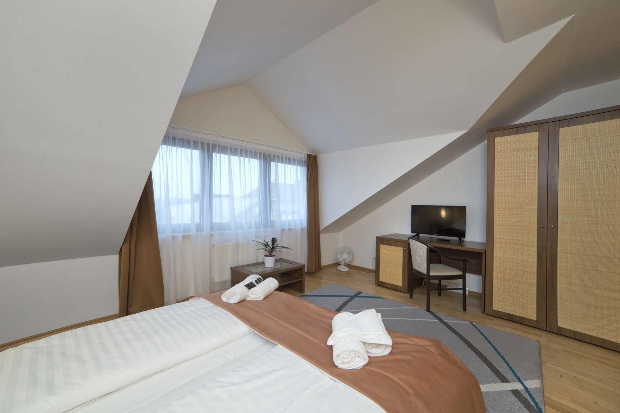 Hotel Art Písek Eksteriør billede